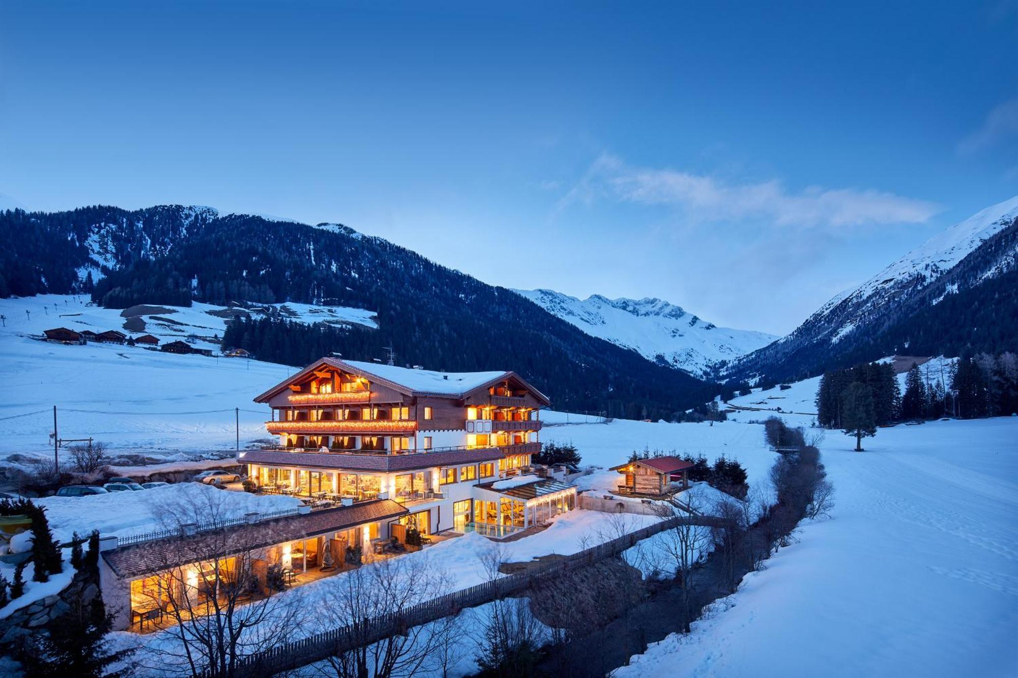 Vitalpina Hotel Magdalenahof Santa Maddalena in Casies Dış mekan fotoğraf