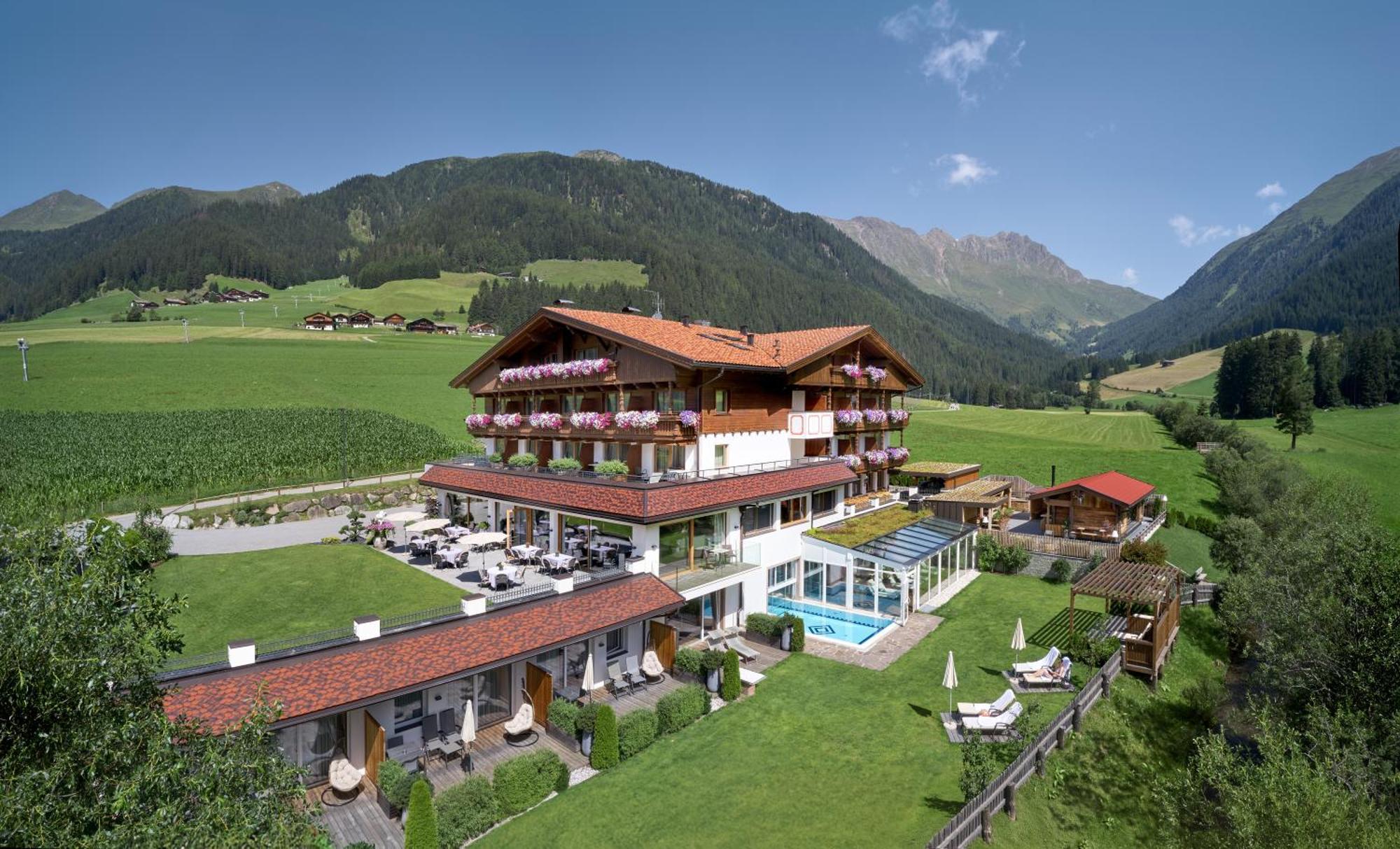 Vitalpina Hotel Magdalenahof Santa Maddalena in Casies Dış mekan fotoğraf