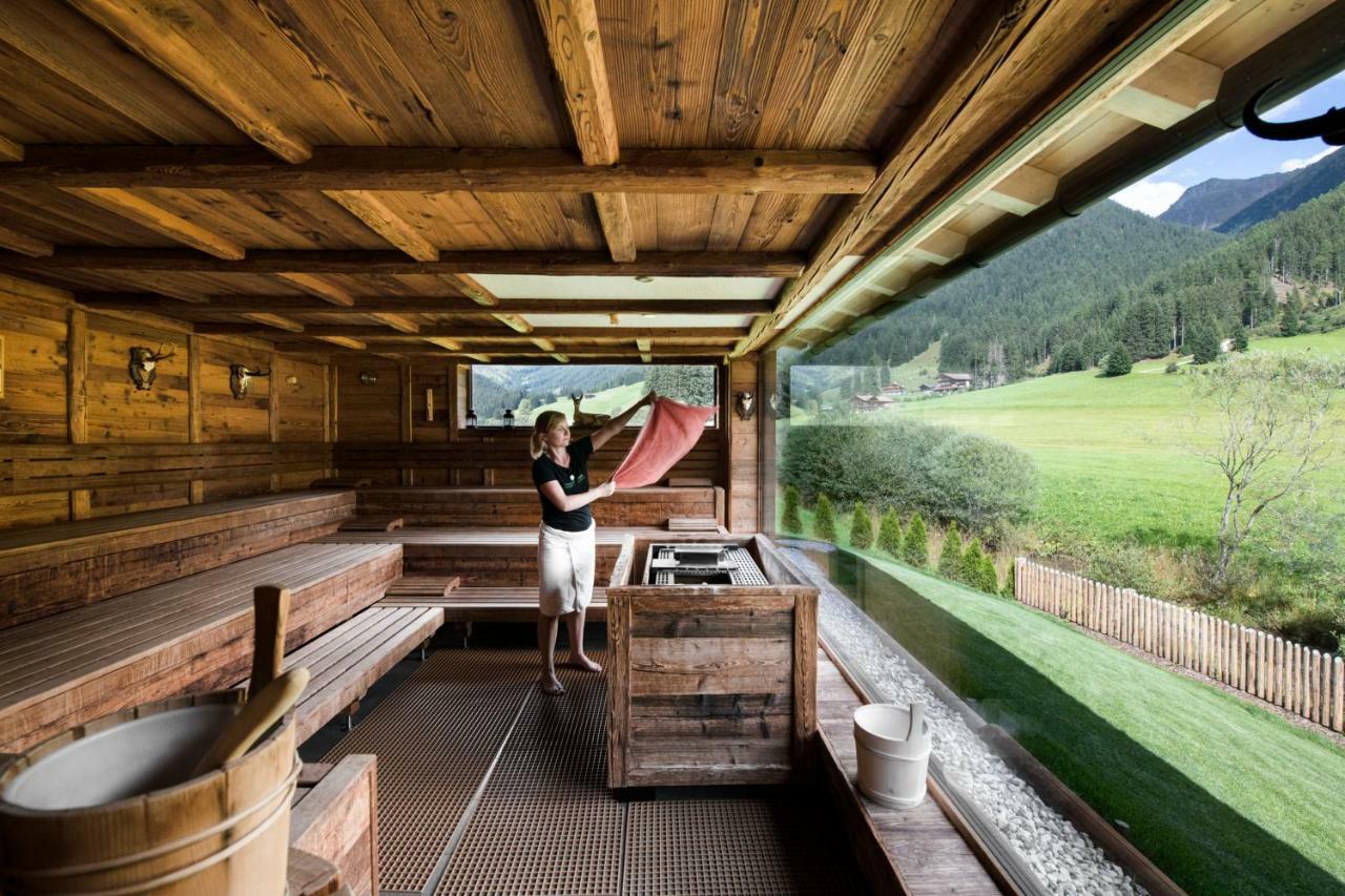 Vitalpina Hotel Magdalenahof Santa Maddalena in Casies Dış mekan fotoğraf