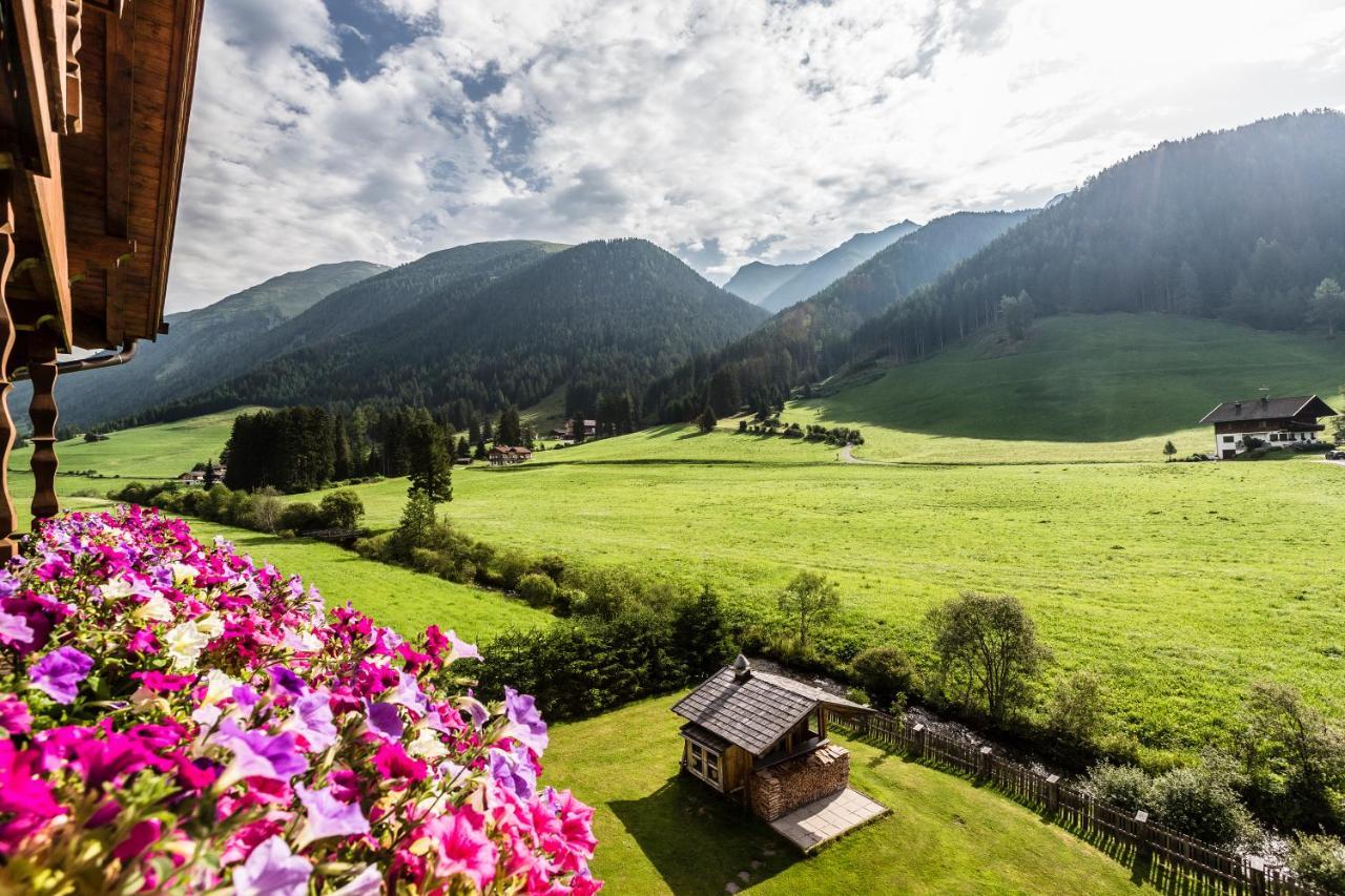 Vitalpina Hotel Magdalenahof Santa Maddalena in Casies Dış mekan fotoğraf